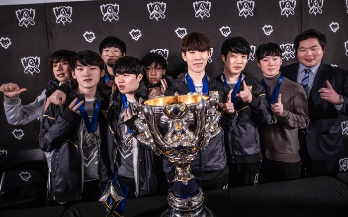 却出现在最 却出现在最