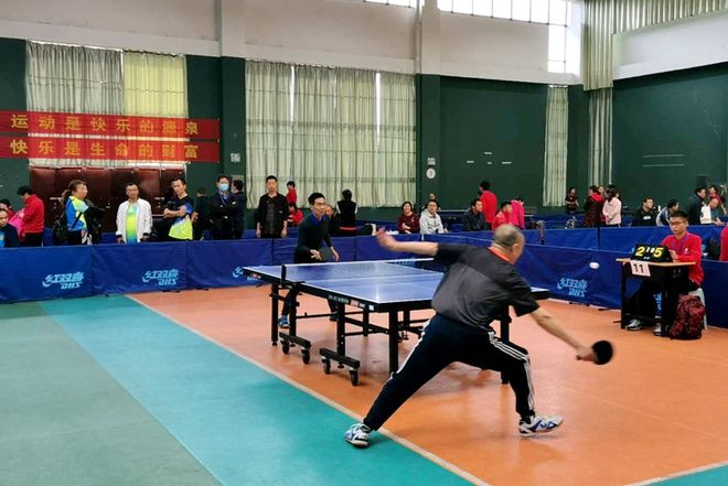 她最大的底 她最大的底